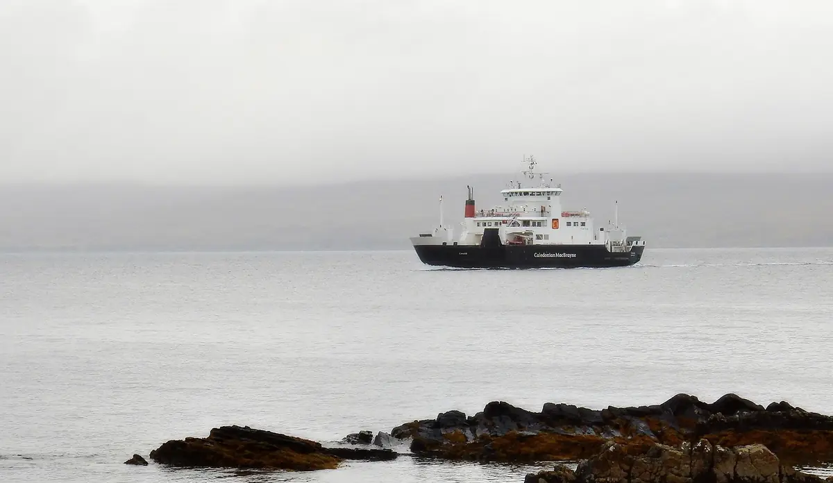 Il traghetto in arrivo ad Armadale, sull'Isola di Skye
